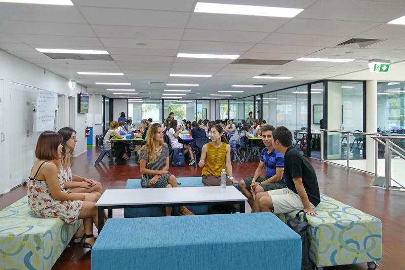 sprachaufenthalt-australien-cairns-cairnscollegeofenglishcairns-aufenthaltsraum Sprachaufenthalt Australien, Cairns - Cairns College of English Cairns - Aufenthaltsraum