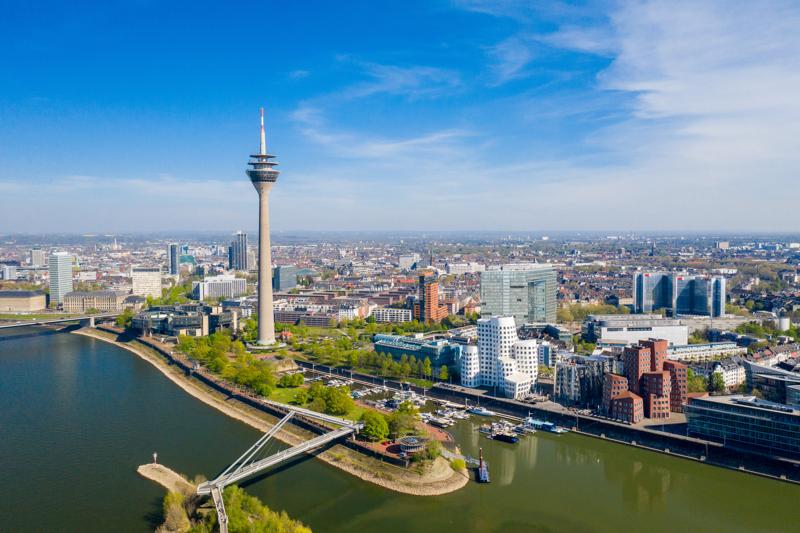 sprachaufenthalt-deutschland-düsseldorf-rheinturm Sprachaufenthalt Deutschland, Düsseldorf - Rheinturm