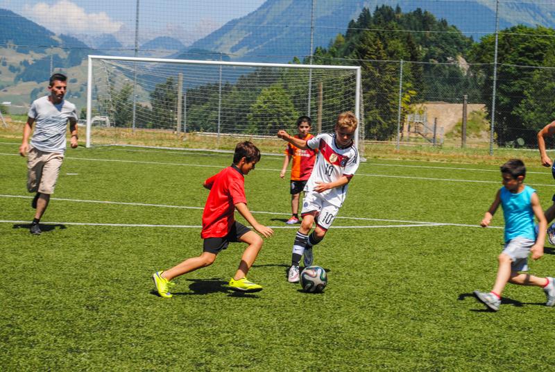séjourlinguistique-suisse-leysin-alpadialanguageschoolleysin-football Séjour linguistique Suisse, Leysin - Alpadia Language School Leysin - Football
