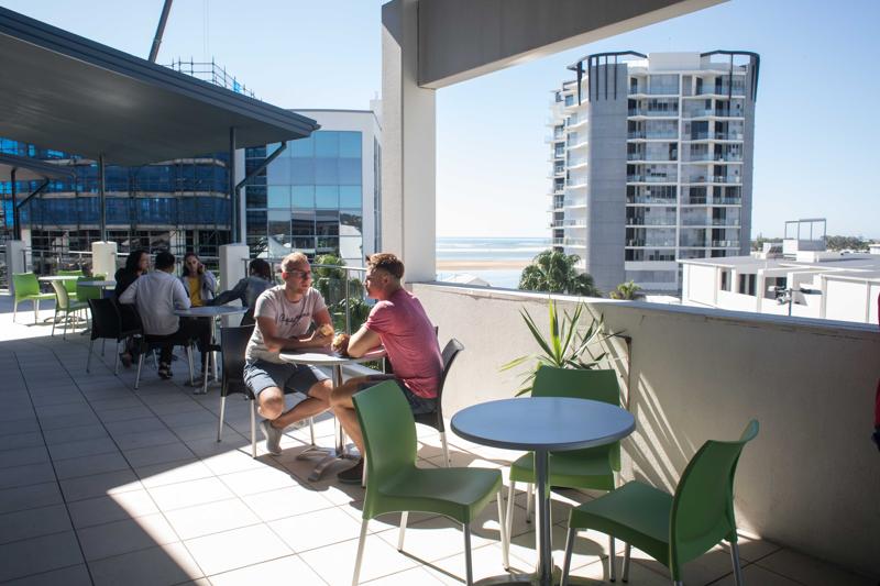 sprachaufenthalt-australien-sunshinecoast-lexissunshinecoast-terrasse Sprachaufenthalt Australien, Sunshine Coast - Lexis Sunshine Coast - Terrasse