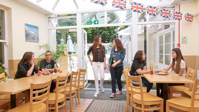 séjourlinguistique-angleterre-eastbourne-stgileseastbourne-étudiants Séjour linguistique Angleterre, Eastbourne - St Giles Eastbourne - Étudiants