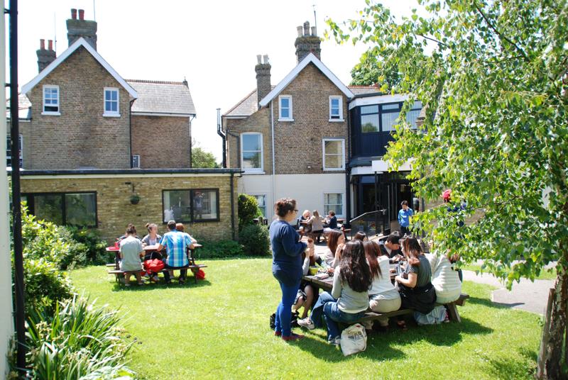 séjourlinguistique-angleterre-broadstairs-hilderstonecollege-jardin Séjour linguistique Angleterre, Broadstairs - Hilderstone College - Jardin