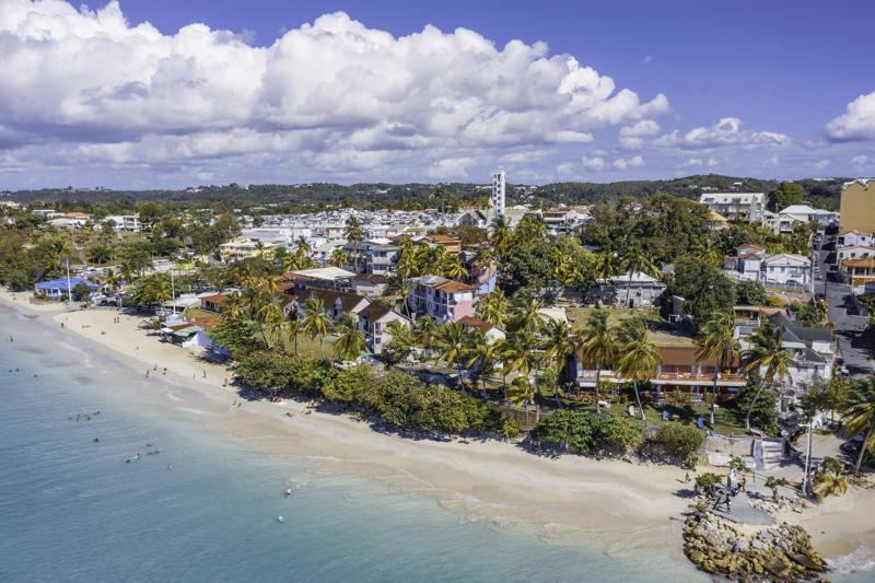 sprachaufenthalt-guadeloupe-legosier-ladatchastrand Sprachaufenthalt Guadeloupe, Le Gosier - La Datcha Strand