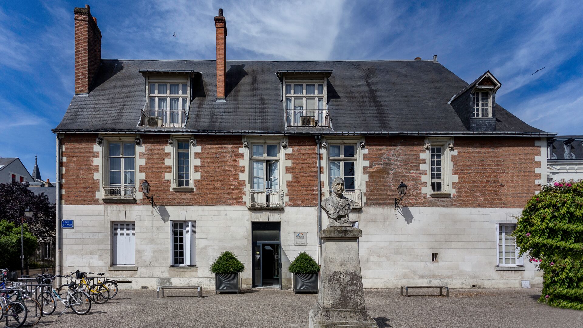 sprachaufenthalt-frankreich-tours-institutdetourainetours-schule Sprachaufenthalt Frankreich, Tours - Institut de Touraine Tours - Schule