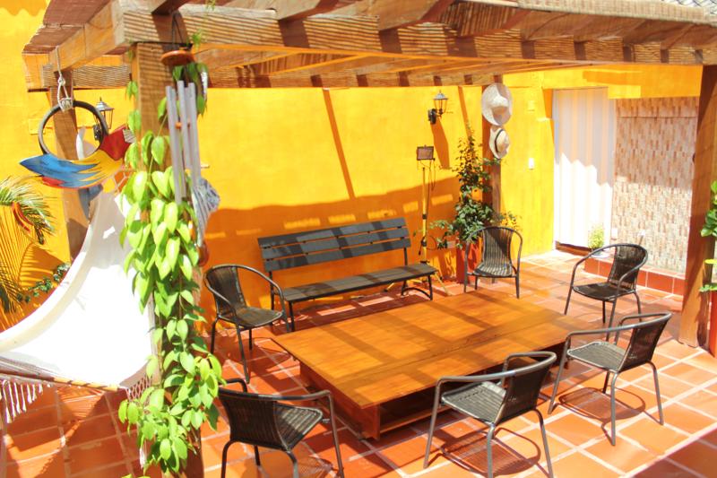 séjourlinguistique-colombie-cartagena-centrocatalinacartagena-terrasse Séjour linguistique Colombie, Cartagena - Centro Catalina Cartagena - Terrasse